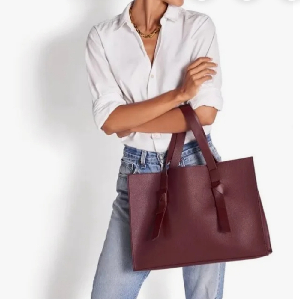 💖💖 NWT Rachel Zoe Tote Bag With Detachable Interior Pocket Burgundy
